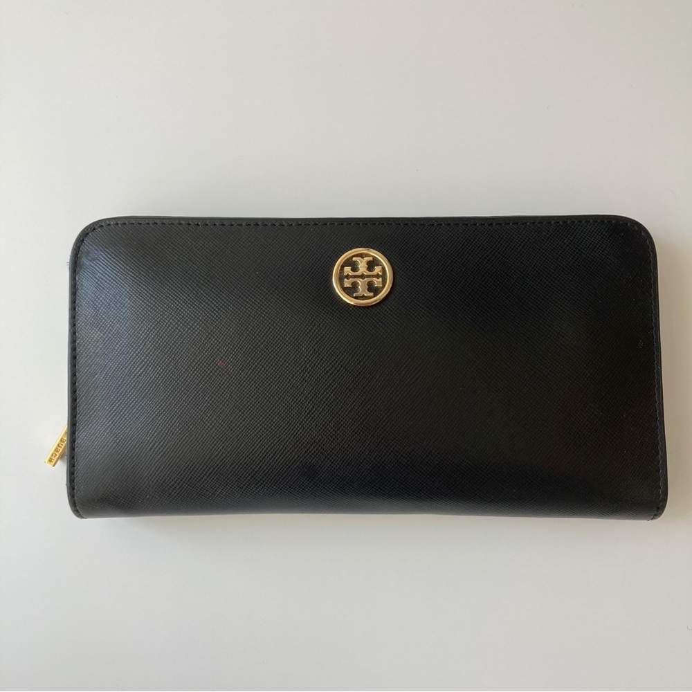 Tory Burch Black Carson Continental Zip Wallet